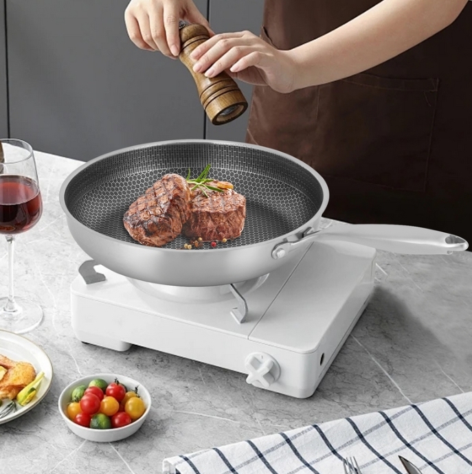 Pentola In Acciaio Inox Con Coperchio In Vetro 28 Cm Adatta A Tutte Le Cucine Fondo Triplo Per Induzione Infinity Line